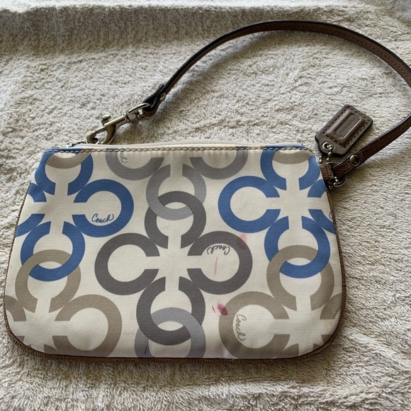 Coach Handbags - Coach Wristlet